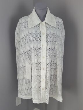 Vintage 1970s–80s White Lace Knit Cape – Maglieria di Lusso – Timeless Layering